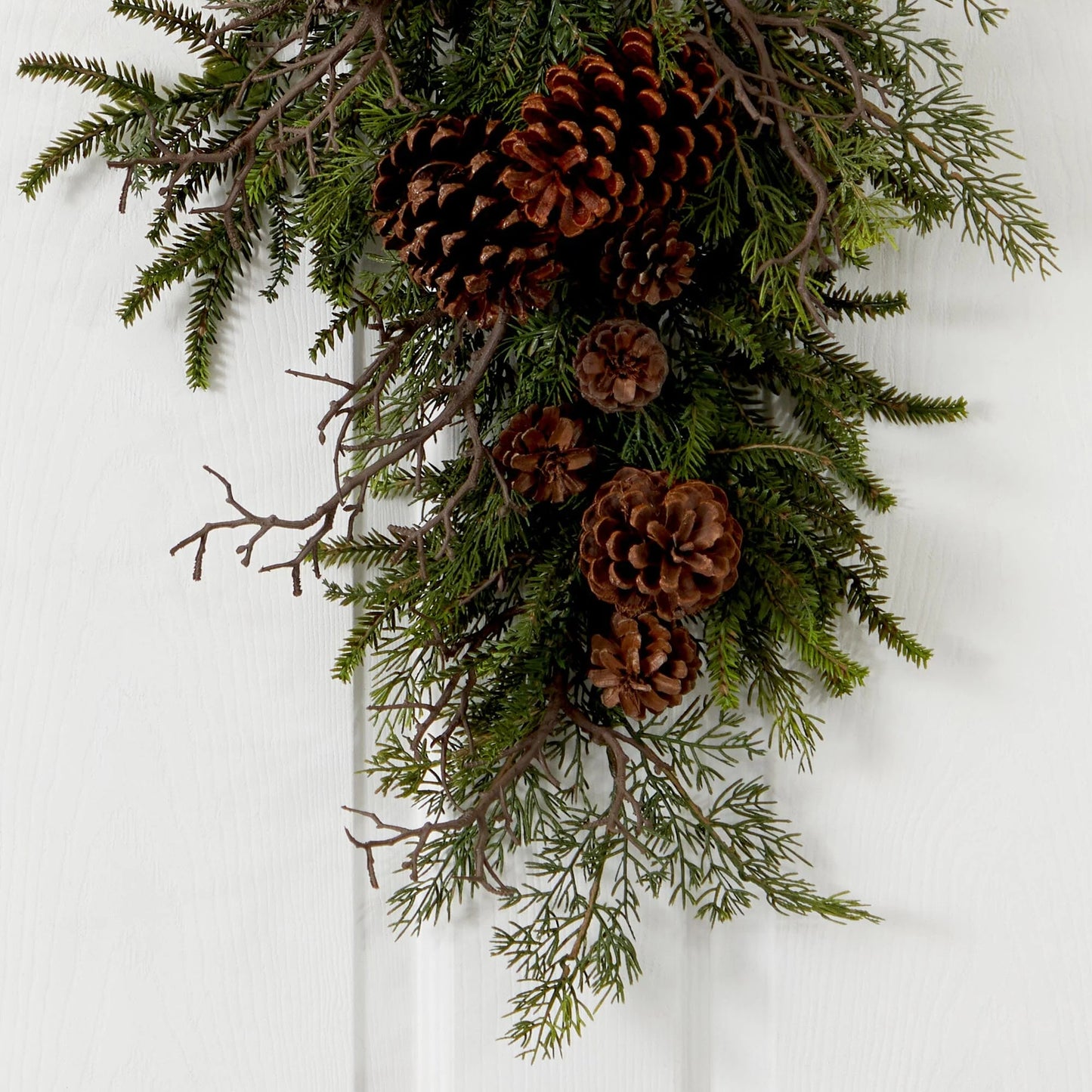 26" Pine & Pine Cone Teardrop