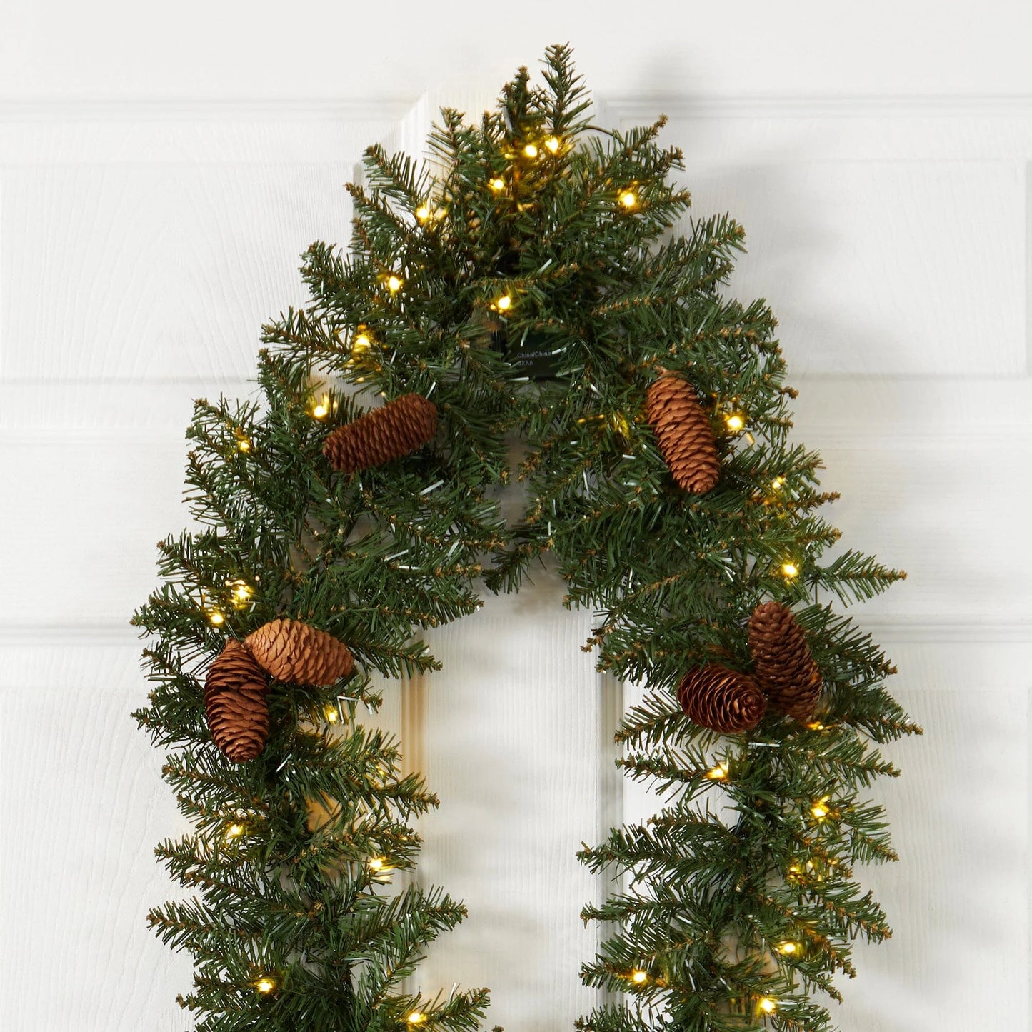 3' Diamond Wreath w/Pinecones 50 LEDs & 150 Branches